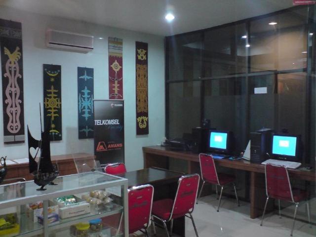 Amans Hotel Ambon Esterno foto