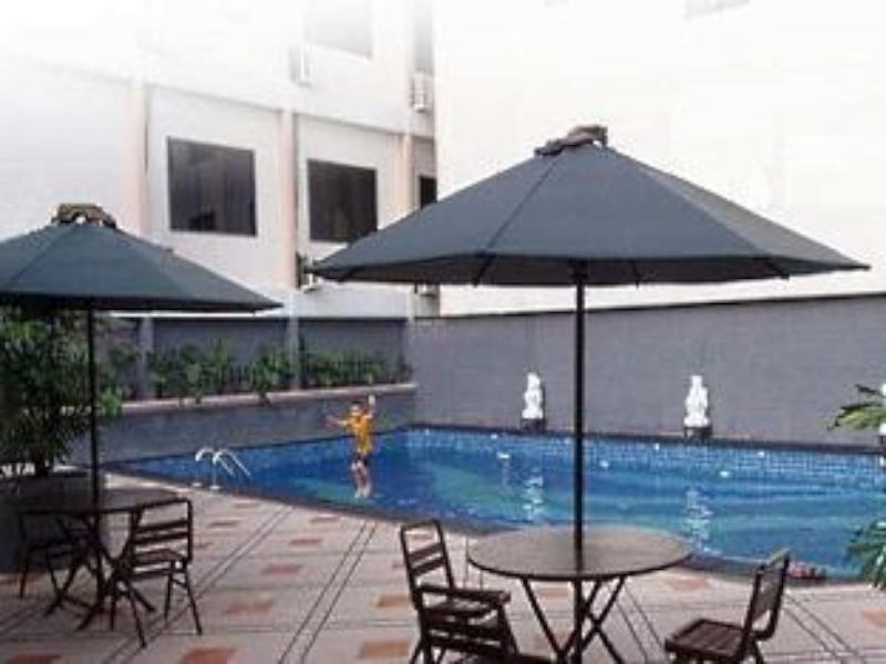 Amans Hotel Ambon Esterno foto